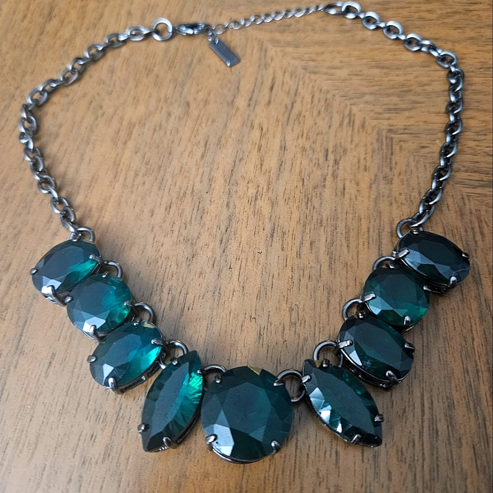 DailyLook - Green Statement Necklace